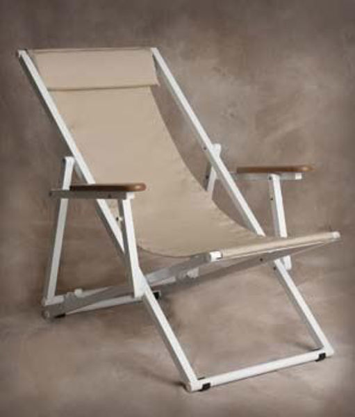 Picture of Sutton Bridge Key West Lounge with Arms Linen